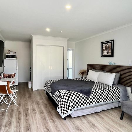 Lakeside Cozy Studio Taupo Eksteriør billede